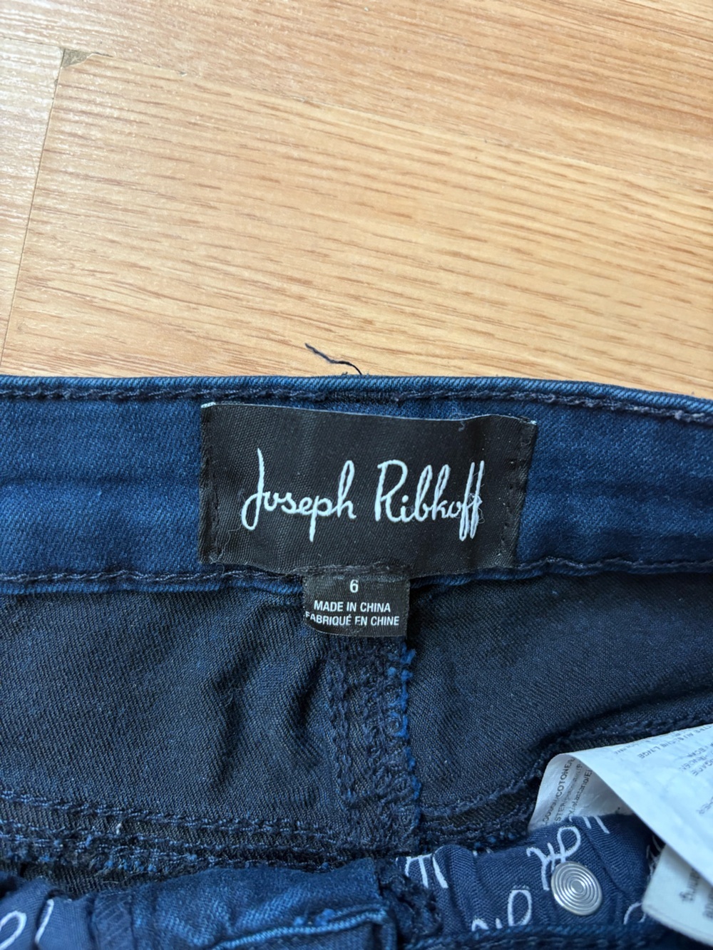Joseph Ribkoff Navy Jeans with Metallic Floral Embroidery Sz 8 - Picture 4 of 9